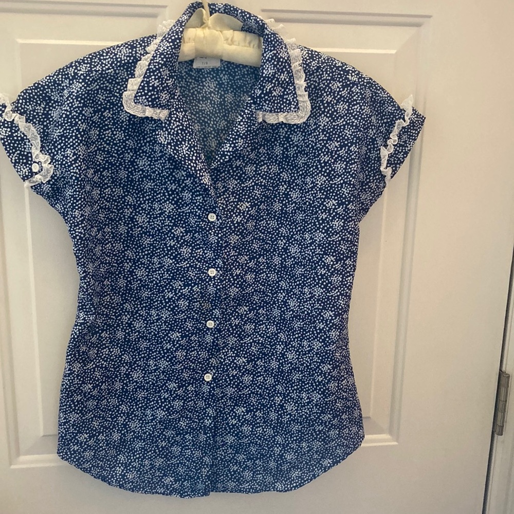 NIKKI Vintage Blue Floral Button-Up Blouse Size 7-8. 100% Polyester.